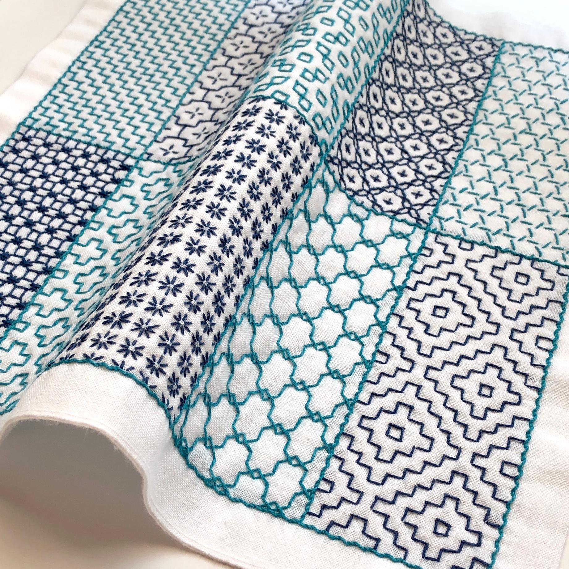 刺し子の花ふきん【四角の寄せ模様⑩　紺×青緑10種】